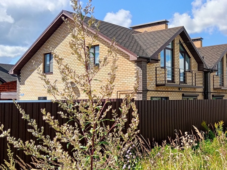 Сотка земли подорожала на 4,1%, до 604 577 рублей