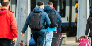 «Нужны Польше»: будет ли Варшава возвращать военнообязанных украинцев домой, — журналист»>