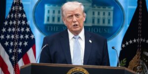 «Психа надо отстранить»: в США заговорили об импичменте Трампу после угроз уничтожить Иран»>