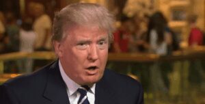 «Вы позор»: Трамп во время интервью по поводу манифеста стрелка возмутился вопросами журналистки»>