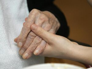 Найдены развивающиеся еще в детстве корни деменции