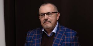 «Все хотят остановить войну»: Надеждин, бежавший из РФ, рассказал об изменениях настроений российского общества и элит»>