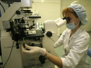 Ученые подтвердили, что рассеянный склероз начинается с пробуждения спящего вируса