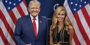В команде Трампа громкие кадровые изменения: кто занял главное кресло Белого дома перед выборами»>